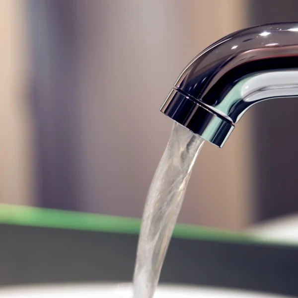 Zonneman kraan met kalkvrij water door waterontharder