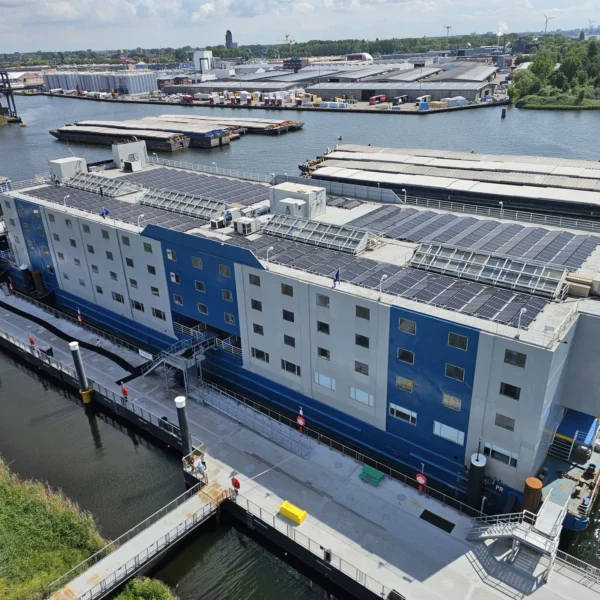 Zakelijk zonnepanelenproject Zonneman